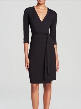 Diane Von Furstenberg DVF New Julian Two Mini Wrap Dress size 4